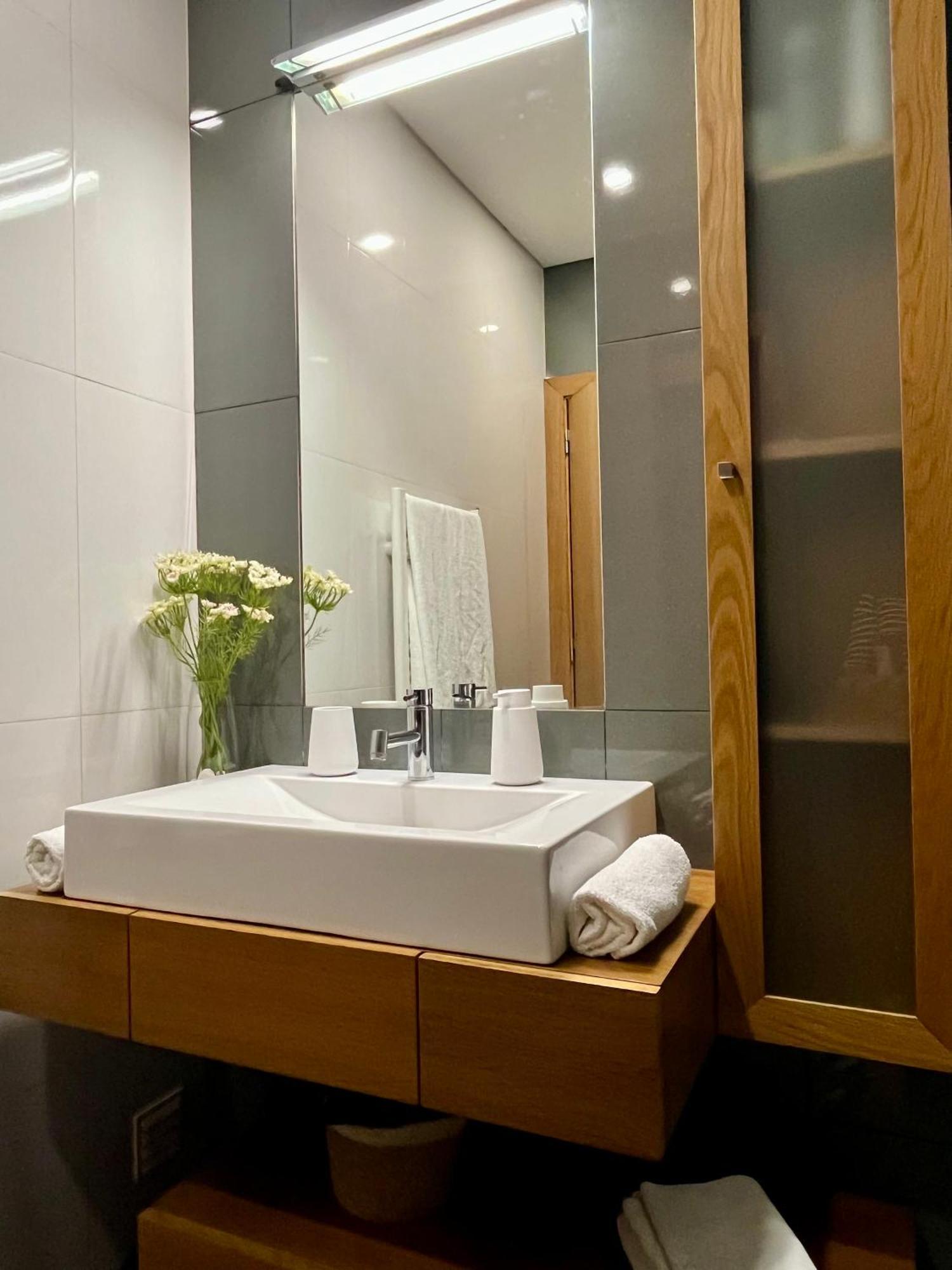 Apartamento Crystal House Angra do Heroísmo Exterior foto